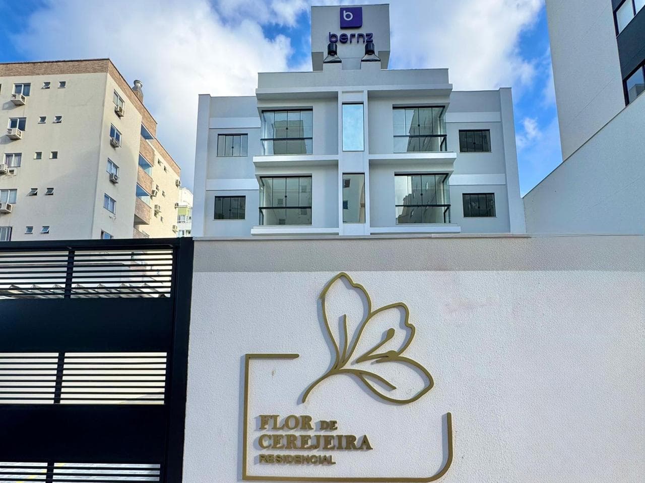 Flor de Cerejeira Residencial