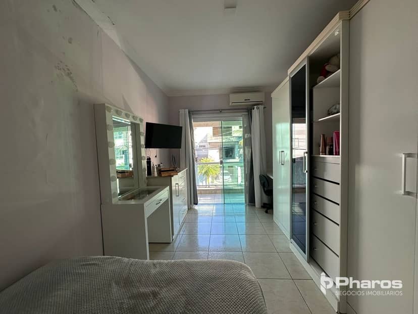 Sobrado Triplex com 3 Dormitórios no Municípios em Balneário Camboriú - Foto 6