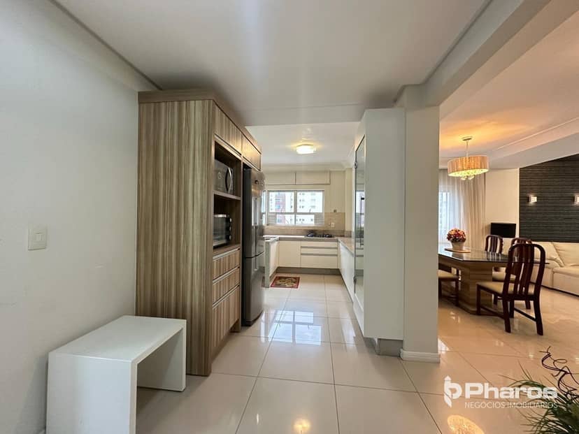 Apartamento Mobiliado Vista Mar Lateral com 3 Dormitórios no Centro de Balneário Camboriú | Edifício Austral - Foto 4
