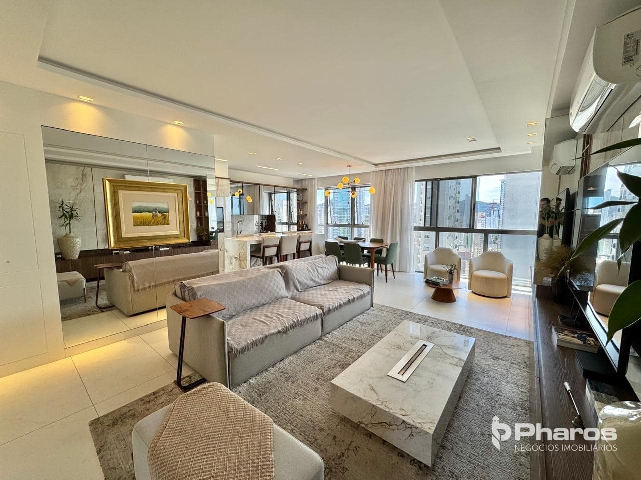 Apartamento Mobiliado Vista Mar com 4 Suítes | Royal Tower