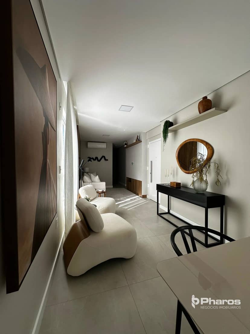 Apartamento com 2 Suítes e 2 Vagas Próximo à Praia Central | Edifício Granada - Foto 6
