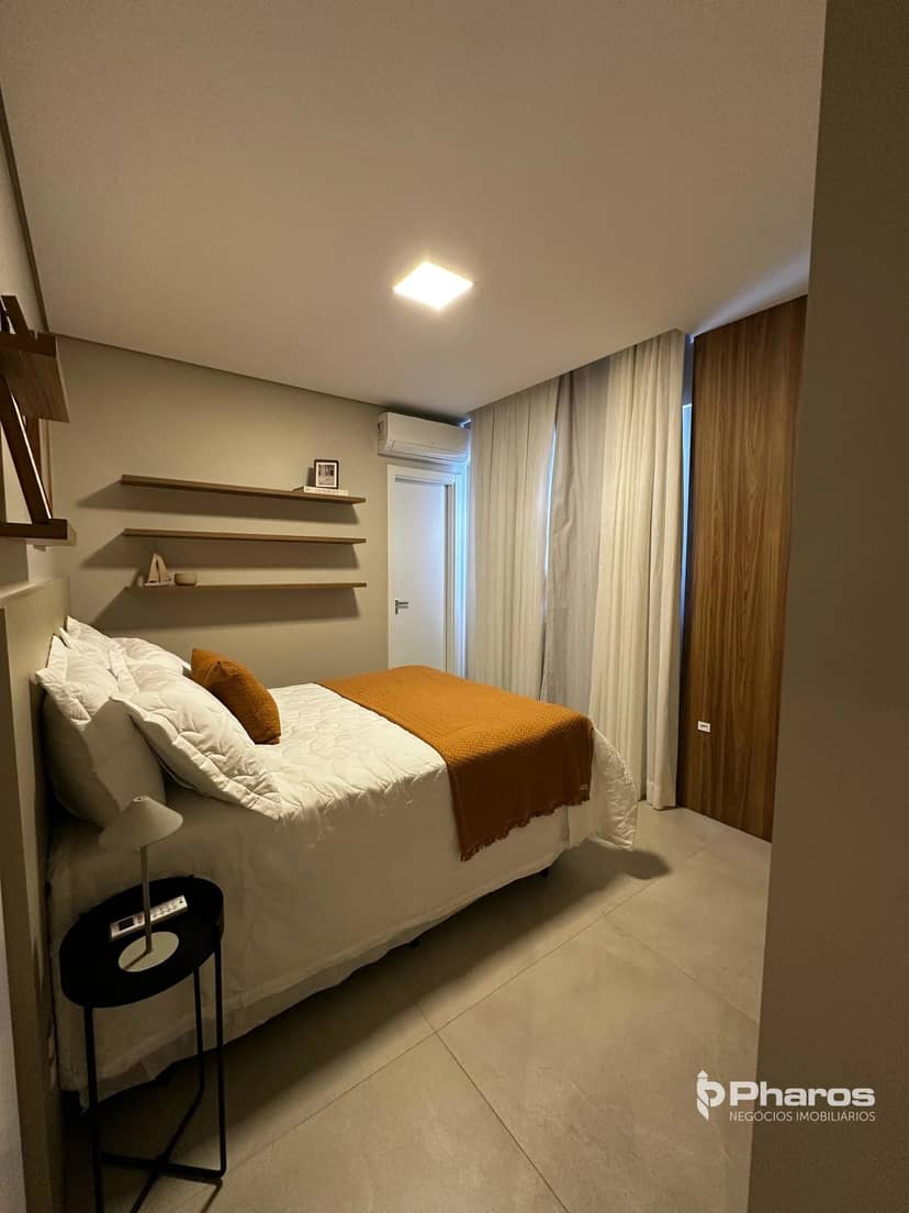 Apartamento com 2 Suítes e 2 Vagas Próximo à Praia Central | Edifício Granada - Foto 11