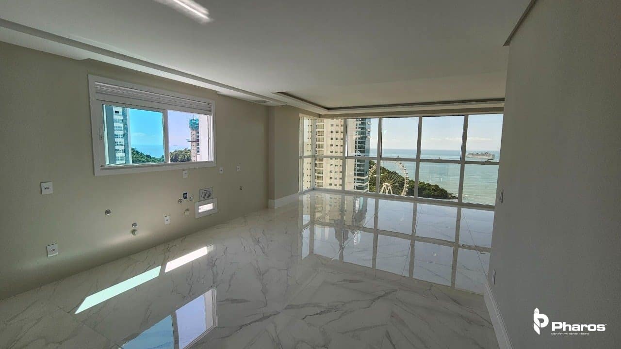 Apartamento com 4 suítes e Vista Permanente da Orla de Balneário Camboriú | Skyline Tower
