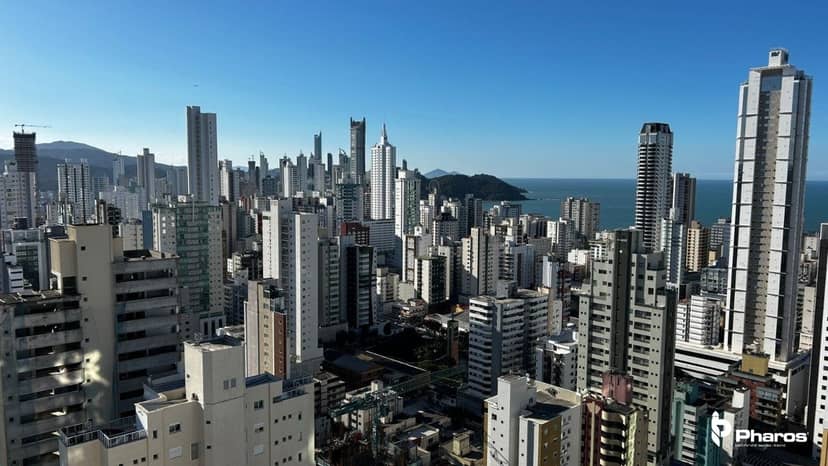 Apartamento com 3 Suítes e 3 Vagas de Garagem | Biarritz Residence - Foto 11