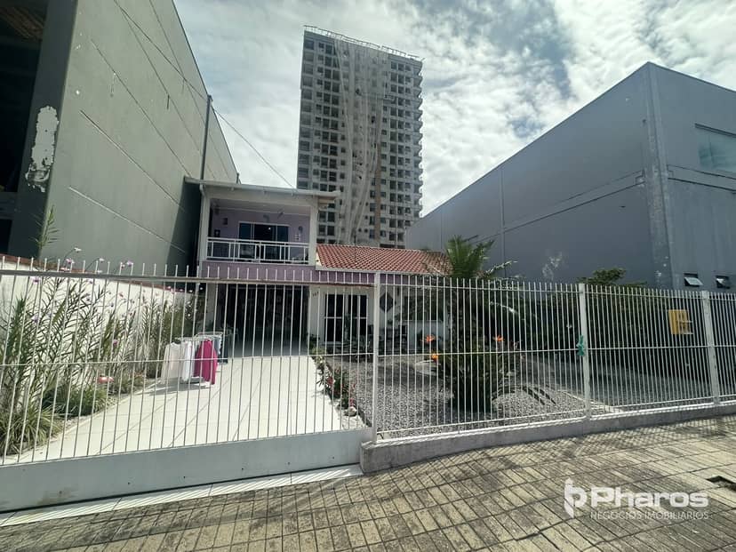 Casa com Amplo Terreno e 3 Dormitórios no Jardim Praia Mar em Itapema - Foto 29