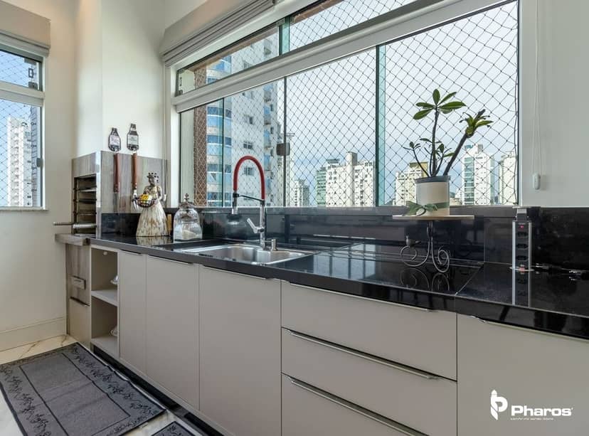 Cobertura Duplex Finamente Mobiliada com 4 suítes e 6 Vagas no Centro de Balneário Camboriú | Ville de France - Foto 13