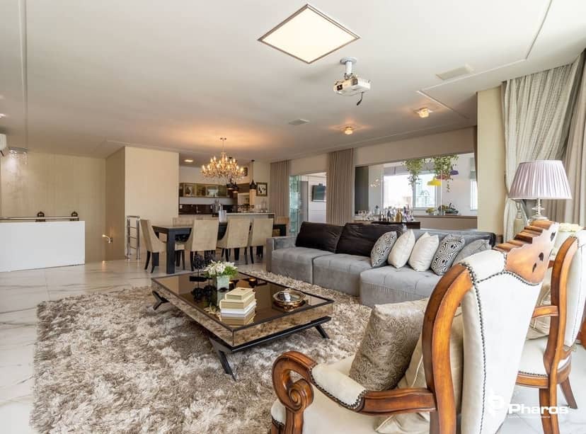 Cobertura Duplex Finamente Mobiliada com 4 suítes e 6 Vagas no Centro de Balneário Camboriú | Ville de France - Foto 1