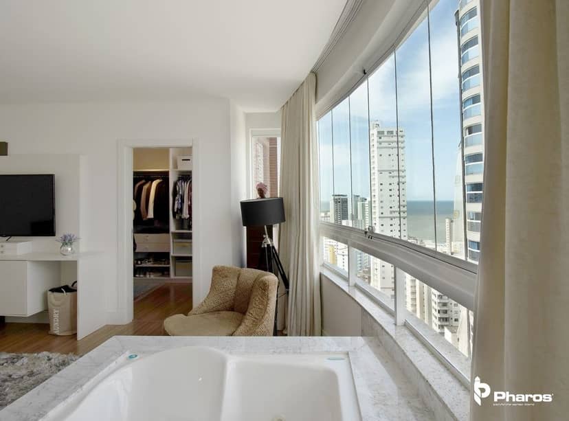 Cobertura Duplex Finamente Mobiliada com 4 suítes e 6 Vagas no Centro de Balneário Camboriú | Ville de France - Foto 45