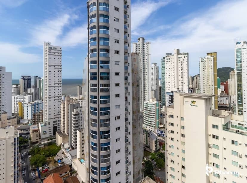 Cobertura Duplex Finamente Mobiliada com 4 suítes e 6 Vagas no Centro de Balneário Camboriú | Ville de France - Foto 49
