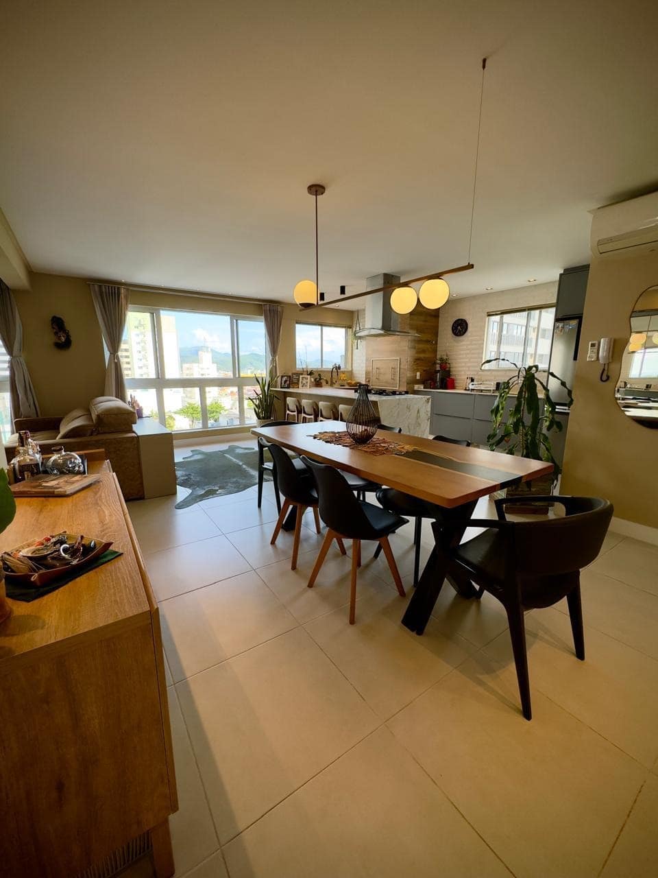 Apartamento de 2 suítes Mobiliado e Equipado no Centro, Balneário Camboriú