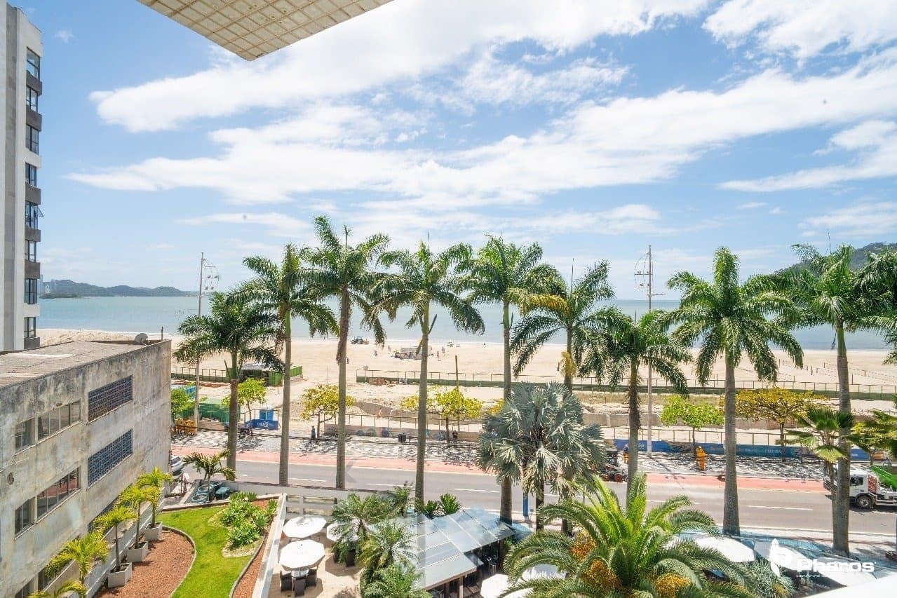 Mansão Suspensa Frente Mar 4 Suítes e 4 Vagas na Barra Sul | Costão da Barra