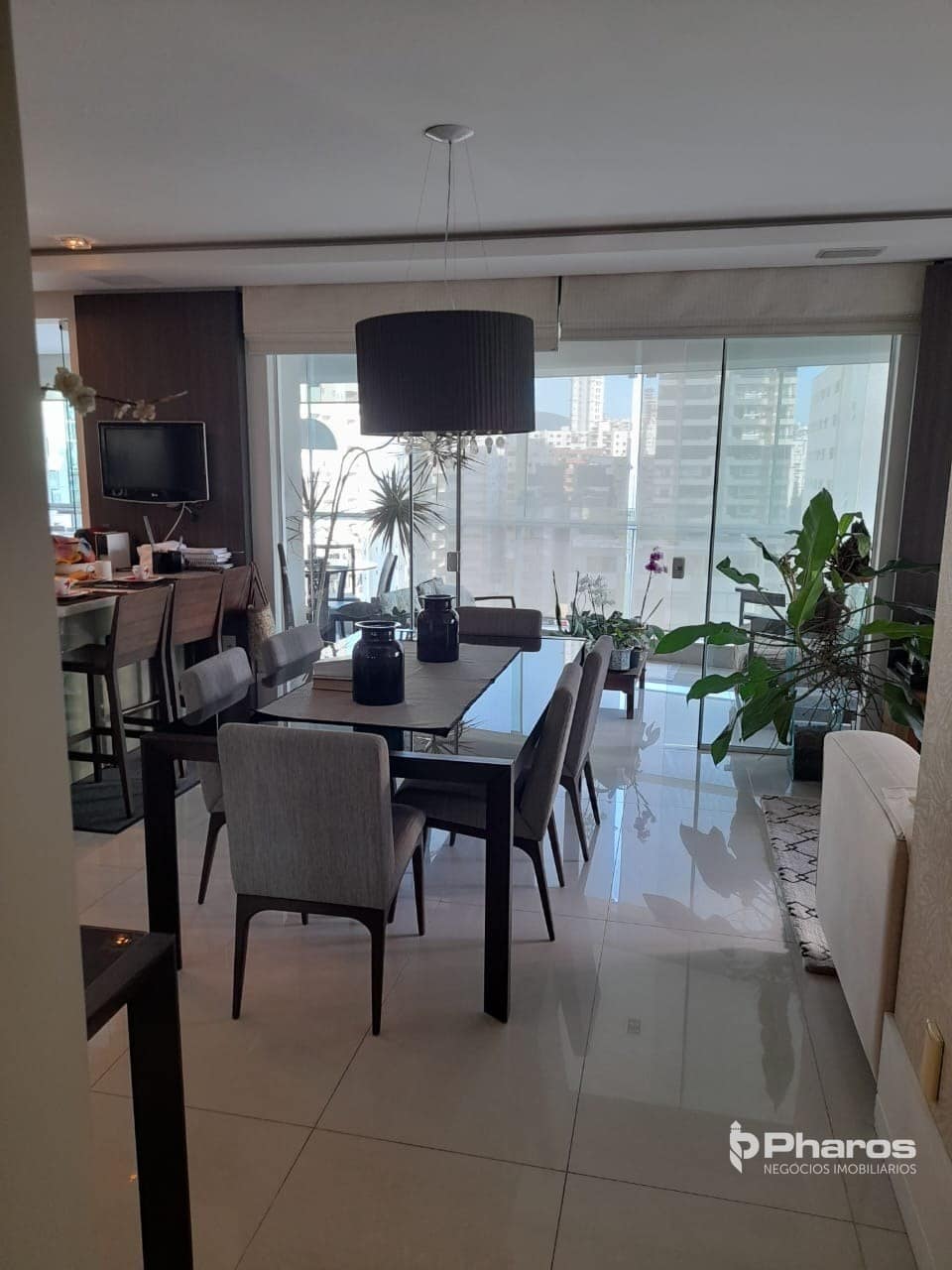 Apartamento Mobiliado no Centro de Balneário com 3 Suítes | Ed. Garden Plaza