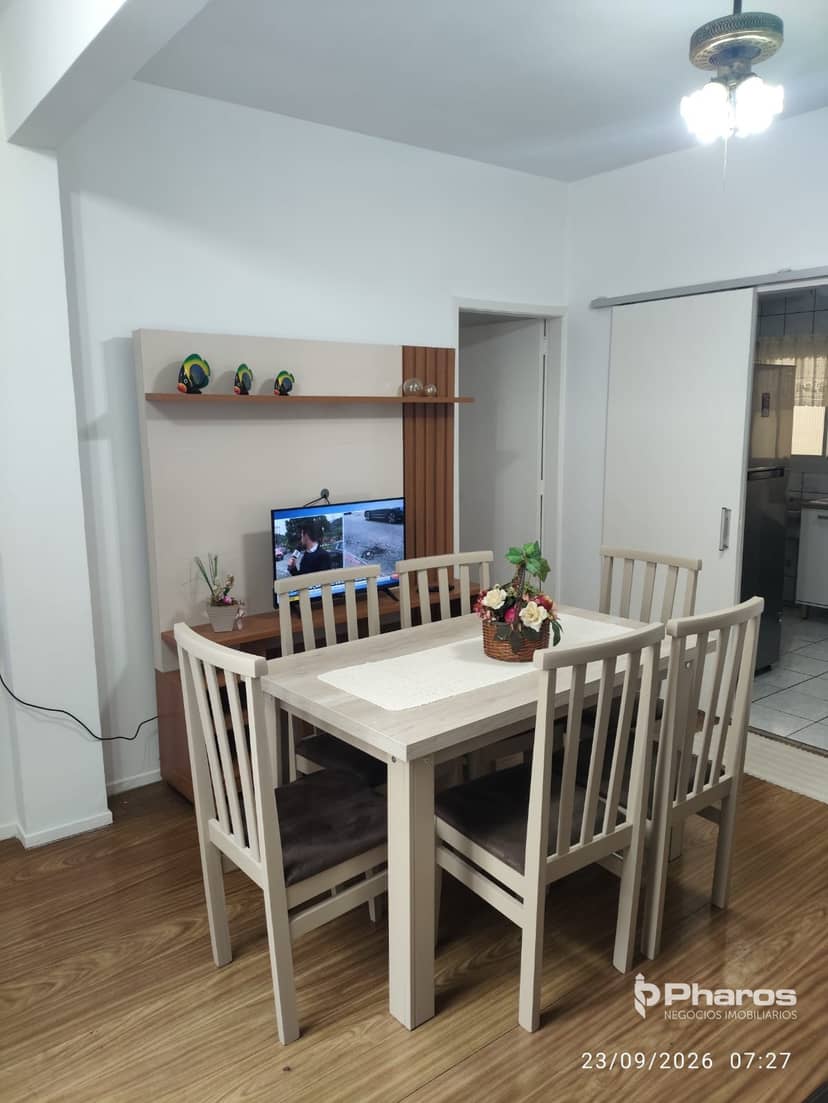 Apartamento Quadra Mar Mobiliado com 2 Dormitórios no Centro de Balneário Camboriú | Ed. Polaris - Foto 2