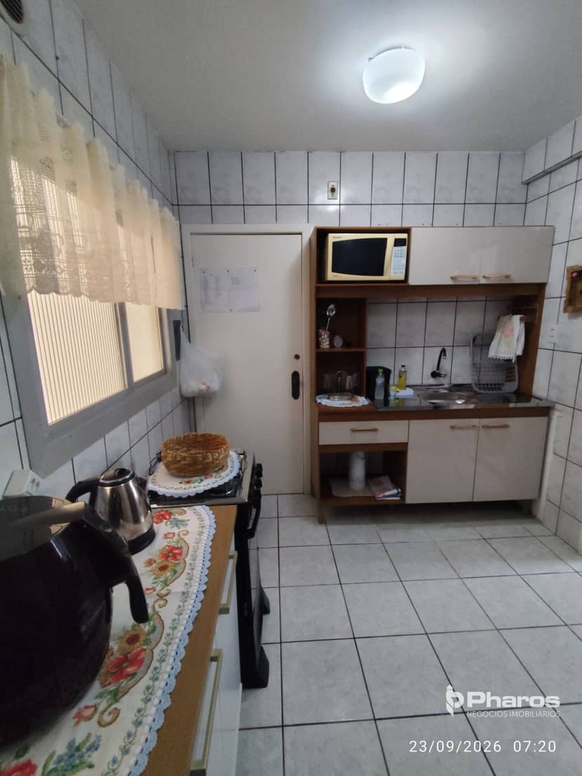 Apartamento Quadra Mar Mobiliado com 2 Dormitórios no Centro de Balneário Camboriú | Ed. Polaris - Foto 3