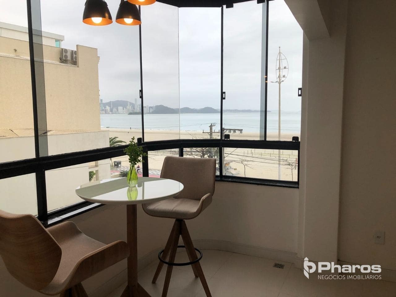 Apartamento Vista Mar Lateral com 2 Dormitórios na Barra Sul em Balneário Camboriú | Edifício Lady