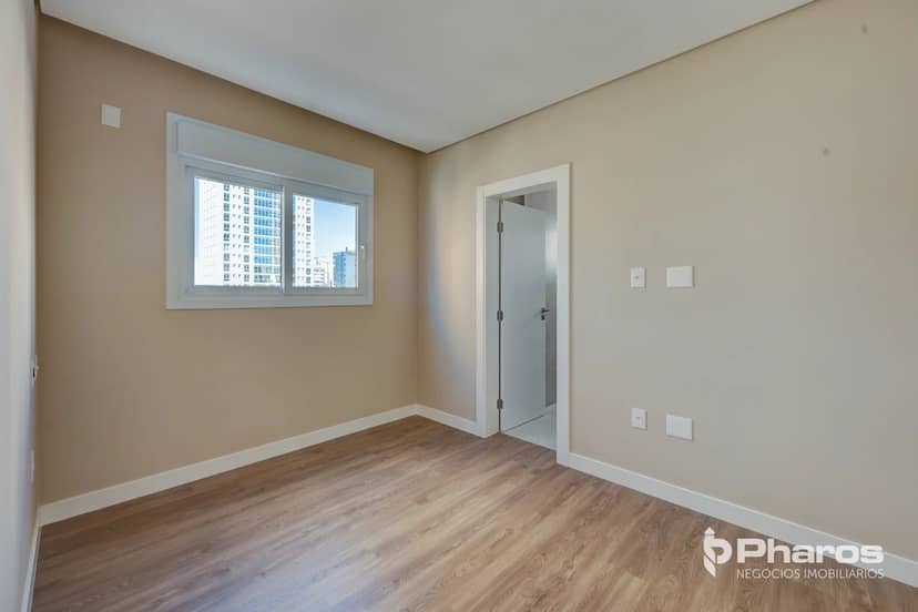 Apartamento com 3 Suítes e 2 Vagas no Centro | Toulon Residence - Foto 11