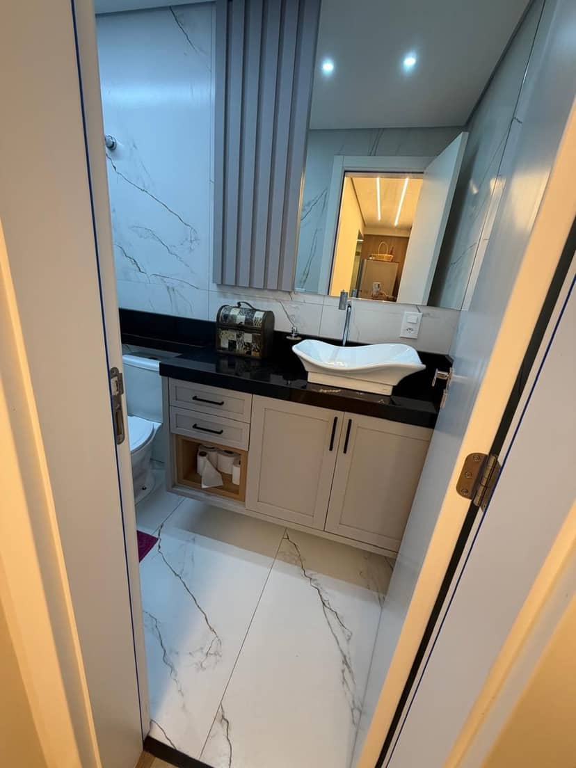 Apartamento Reformado e Mobiliado a 90 metros da praia na Barra Sul de Balneário Camboriú | Ed. Residencial dos Imigrantes - Foto 13