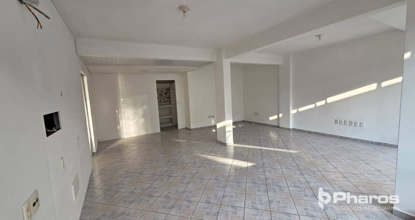 Sala Comercial com Excelente Localização no Centro de Balneário Camboriú | Ed. Gilmara Tome Bagnara - Foto 2