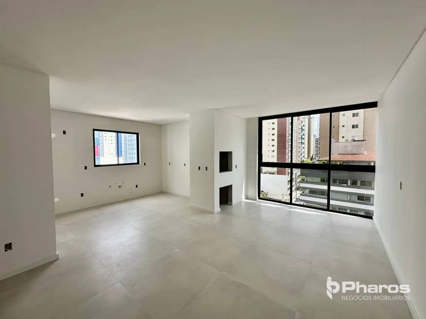 Apartamento com 4 Suítes e 3 Vagas no Centro de Balneário Camboriú | Farol de Valença - Foto 2