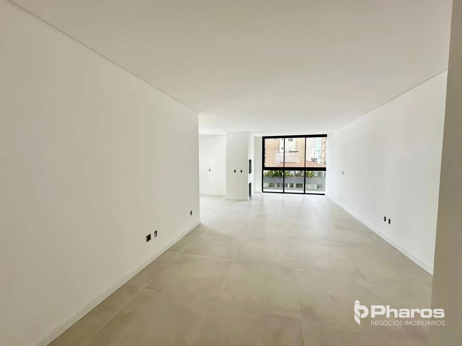 Apartamento com 4 Suítes e 3 Vagas no Centro de Balneário Camboriú | Farol de Valença
