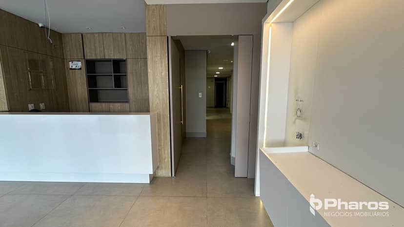 Sala Comercial com 170m² privativos no Centro de Balneário Camboriú - Foto 2