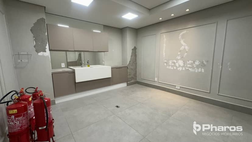 Sala Comercial com 170m² privativos no Centro de Balneário Camboriú - Foto 4