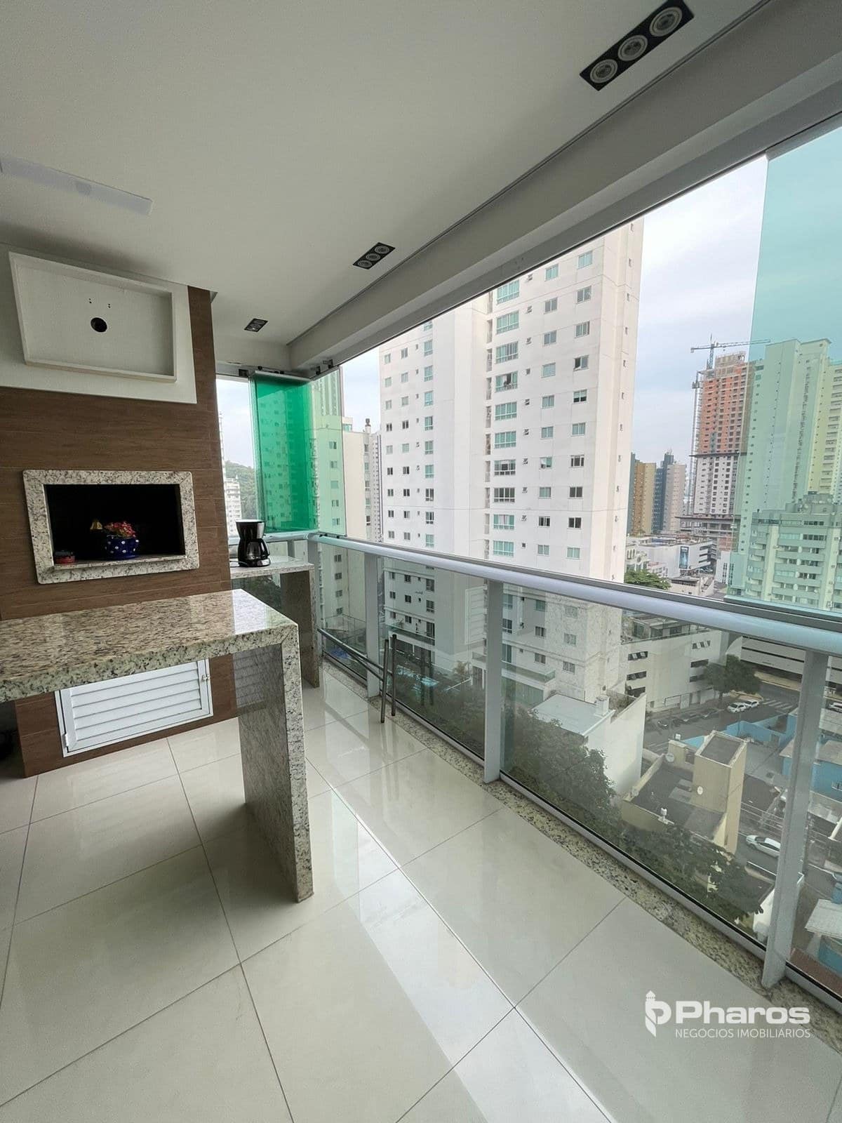 Apartamento com 1 Suíte + 2 Dormitórios e 2 Vagas na Barra Norte em Balneário Camboriú | Mirante do Atlântico Residence
